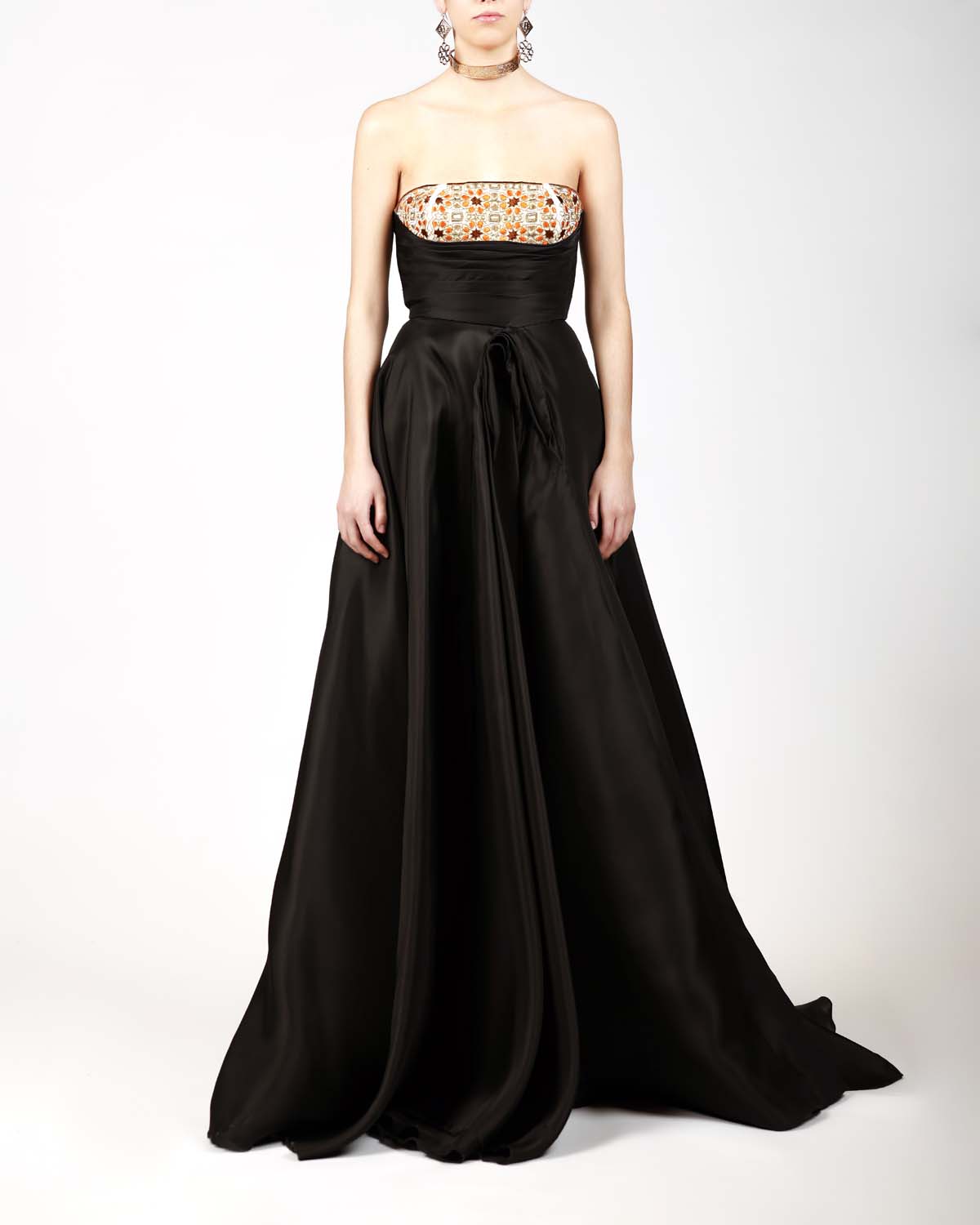 Romeo Couture - Énigme d’Inspiration Légendaire - PRÊT-À-PORTER - 52