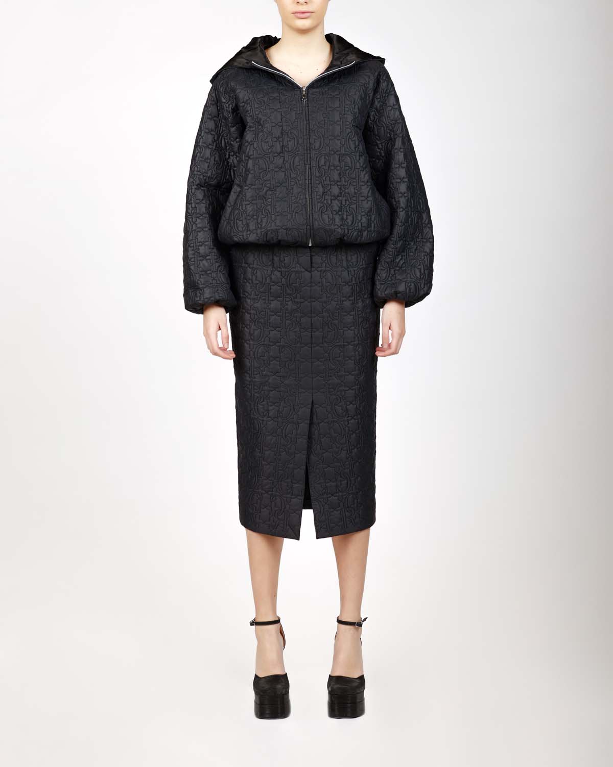 Romeo Couture - Énigme d’Inspiration Légendaire - PRÊT-À-PORTER - 57