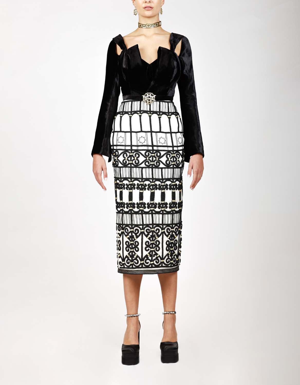 Romeo Couture - Énigme d’Inspiration Légendaire - PRÊT-À-PORTER - 65