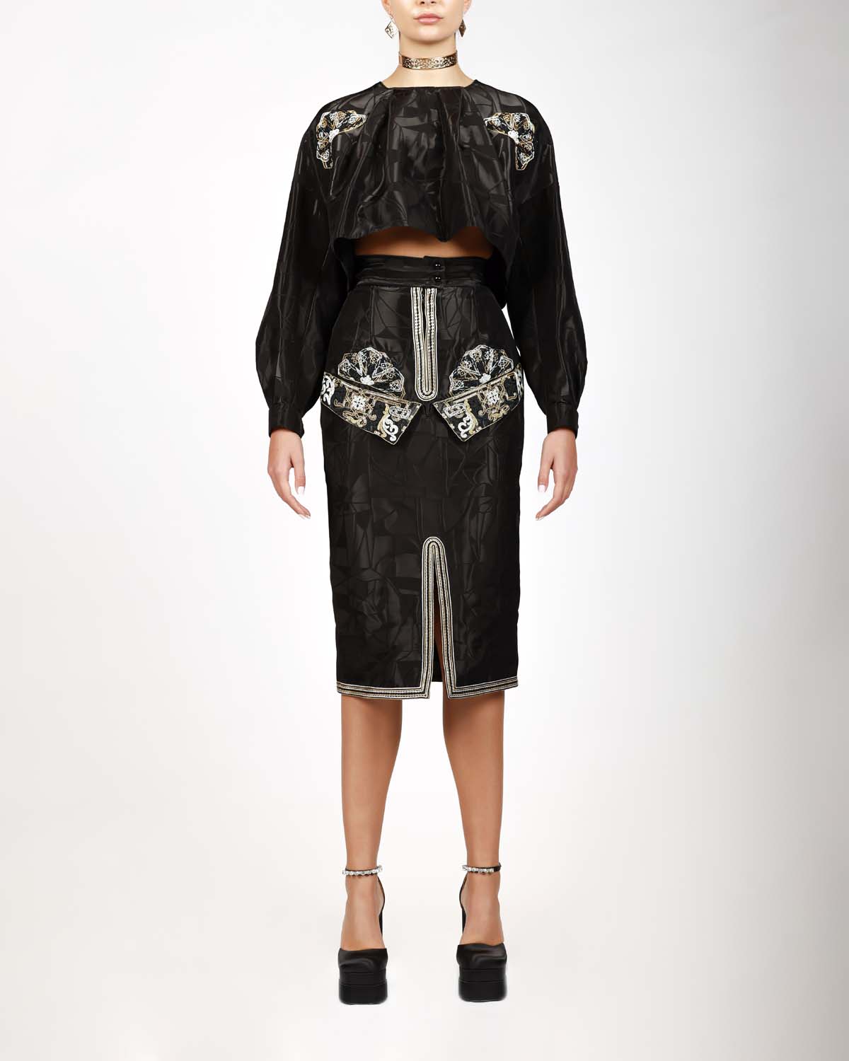 Romeo Couture - Énigme d’Inspiration Légendaire - PRÊT-À-PORTER - 68