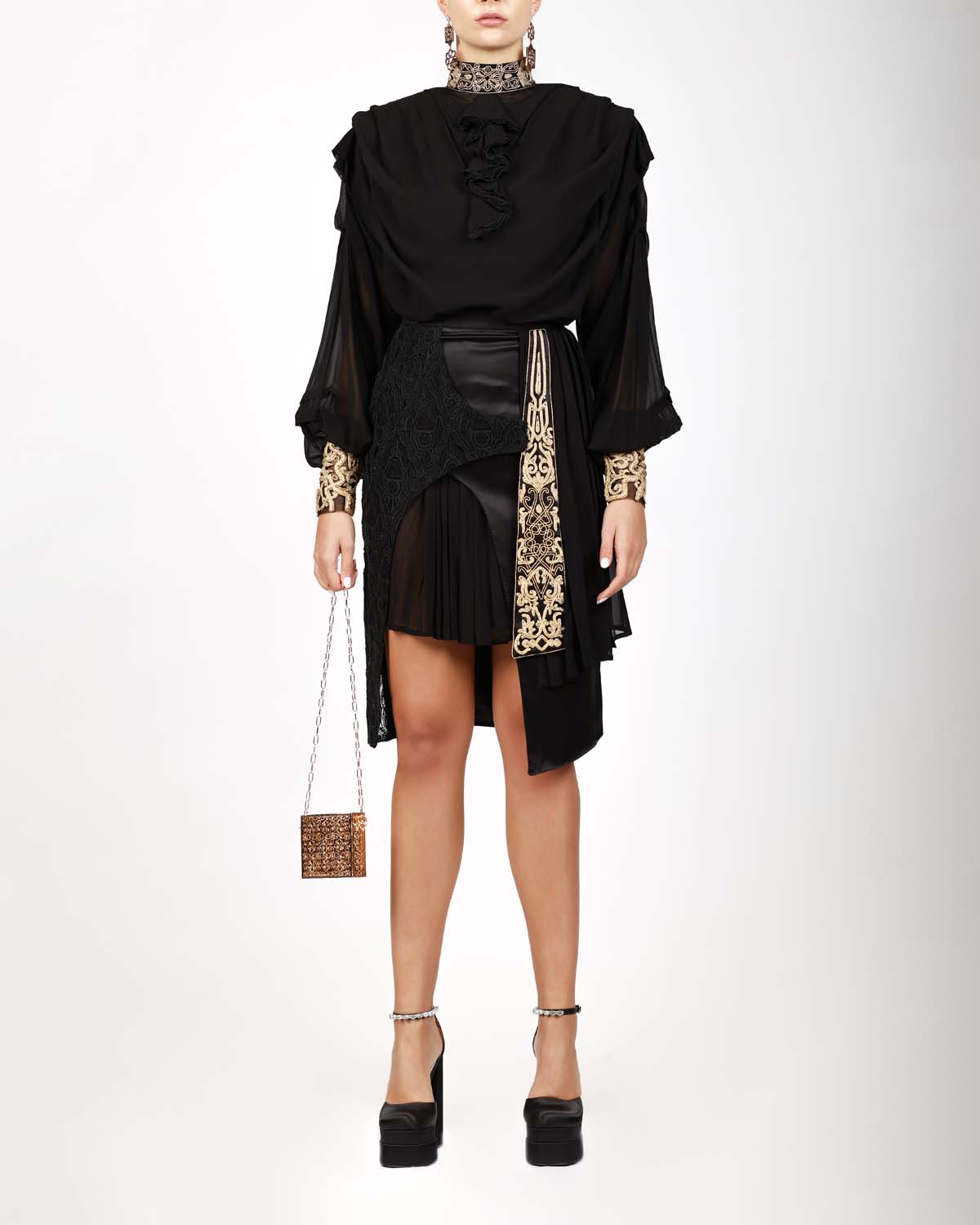 Romeo Couture - Énigme d’Inspiration Légendaire - PRÊT-À-PORTER - 72