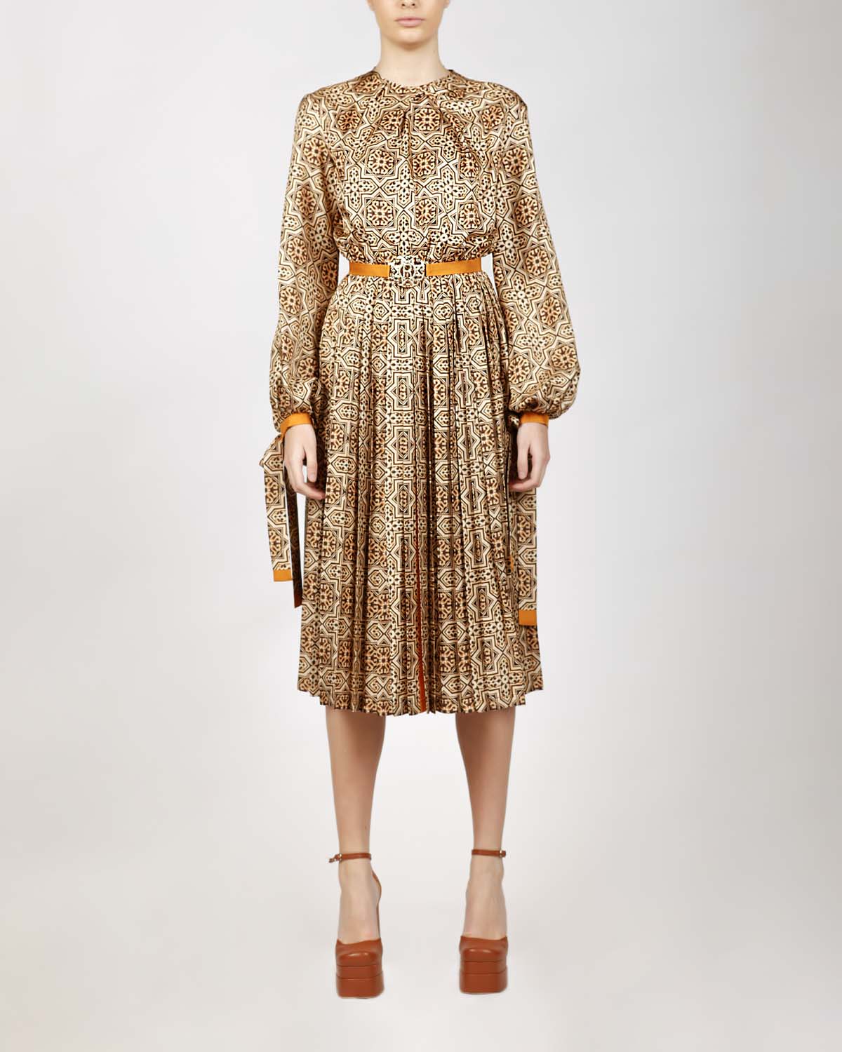 Romeo Couture - Énigme d’Inspiration Légendaire - PRÊT-À-PORTER - 94